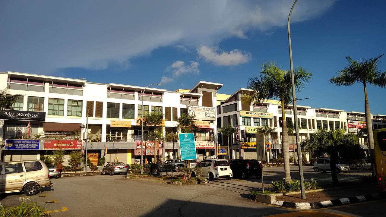 Myera Hotel Banting  Bagian luar foto